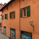 Whouse Gold Towers *