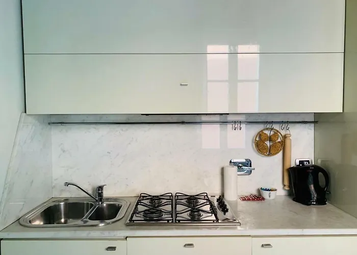 Whouse Gold Towers 아파트 *